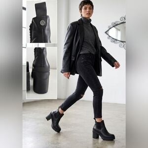 Black Women’s Chunky Heel Chelsea Booties - Sleek Ankle Boots